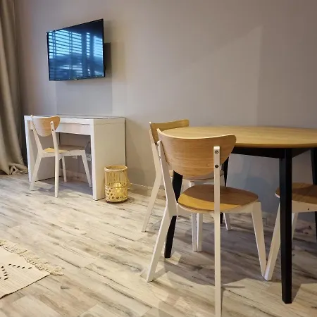 Apple - Gdańska Prywatne Miejsce Parkingowe *