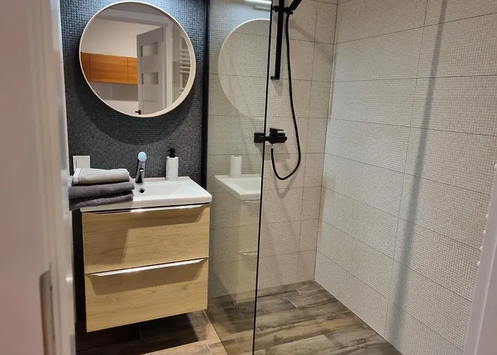 Apple - Gdanska Prywatne Miejsce Parkingowe * Łódź